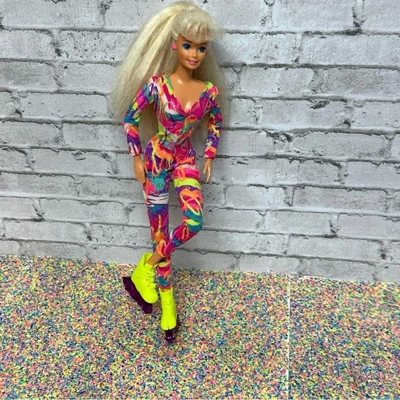 Barbie Hot Skatin' Doll 1994 Articulated Jointed Vintage Outfit Skates Earrings - Picture 1 of 16